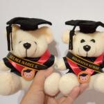 Pembuatan boneka mini wisuda dengan kalung - krem, TANPA selempg