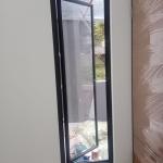 Jendela swing Aluminium kaca polos 5mm